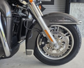 2023 Harley-Davidson® Tri Glide® Ultra thumb 1