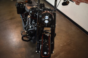 2025 Harley-Davidson® Road King® Special Vivid Black thumb 3