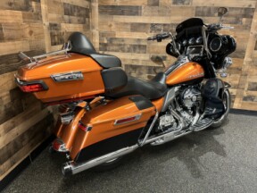 2014 Harley-Davidson® Ultra Limited Two-Tone Amber Whiskey/Vivid Black FLHTK thumb 2