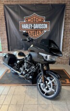 2026 Harley-Davidson® Road Glide® Vivid Black Black Trim thumb 3