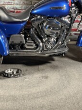 Harley-Davidson® Freewheeler™ 2015 FLRT SUPERIOR BLUE thumb 2