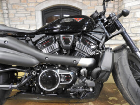 Harley-Davidson® Sportster® S 2026 RH1250S VIVID BLACK thumb 1