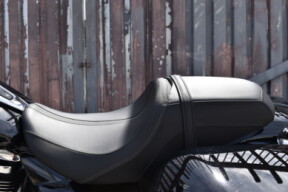 2025 Harley-Davidson® Road Glide® FLTRX thumb 2