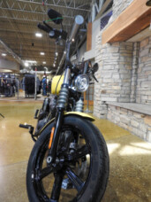 Harley-Davidson® Street Bob® 114 2023 FXBBS INDUSTRIAL YLW thumb 0