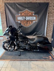 2026 Harley-Davidson® Road Glide® Vivid Black Black Trim thumb 0