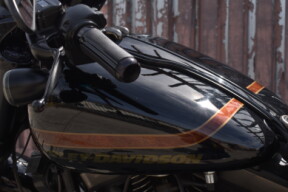 2016 Harley-Davidson® CVO™ Pro Street Breakout® FXSE thumb 2