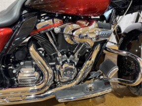 2021 Harley-Davidson<sup>®</sup> CVO<sup>™</sup> Street Glide<sup>®</sup> FLHXSE Sunset Orng & Black thumb 2
