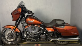  2023 CVO™ Street Glide® FLHXSE thumb 2