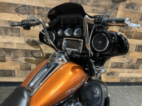 2014 Harley-Davidson® Ultra Limited Two-Tone Amber Whiskey/Vivid Black FLHTK thumb 0