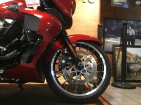 2026 Harley-Davidson® FLHXL Street Glide Limited thumb 3