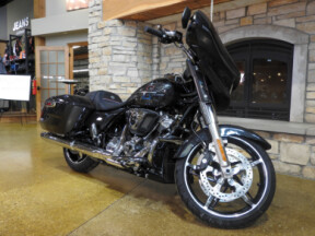 Harley-Davidson® Street Glide® 2026 FLHX MIDNIGHT EMBER thumb 3