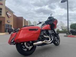 2026 Harley-Davidson® Road Glide® FLTRX Blood Orange thumb 2