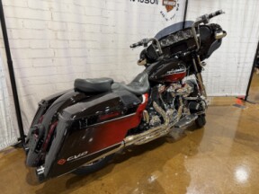 2021 Harley-Davidson<sup>®</sup> CVO<sup>™</sup> Street Glide<sup>®</sup> FLHXSE Sunset Orng & Black thumb 3