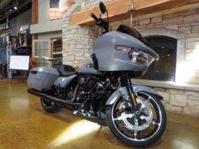 Harley-Davidson® Road Glide® 2026 FLTRX Dark Billiard Gray Black Trim thumb 2