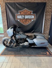 2026 Harley-Davidson® Street Glide® Dark Billiard Gray Chrome Trim thumb 0