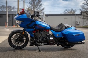 Harley-Davidson® CVO Road Glide ST 2026 FLTRXSTSE 34660315 ELECTRIC COAST W/ PINSTRIPE thumb 2