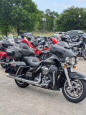 2019 Harley-Davidson® Electra Glide® Ultra Classic® thumb 2