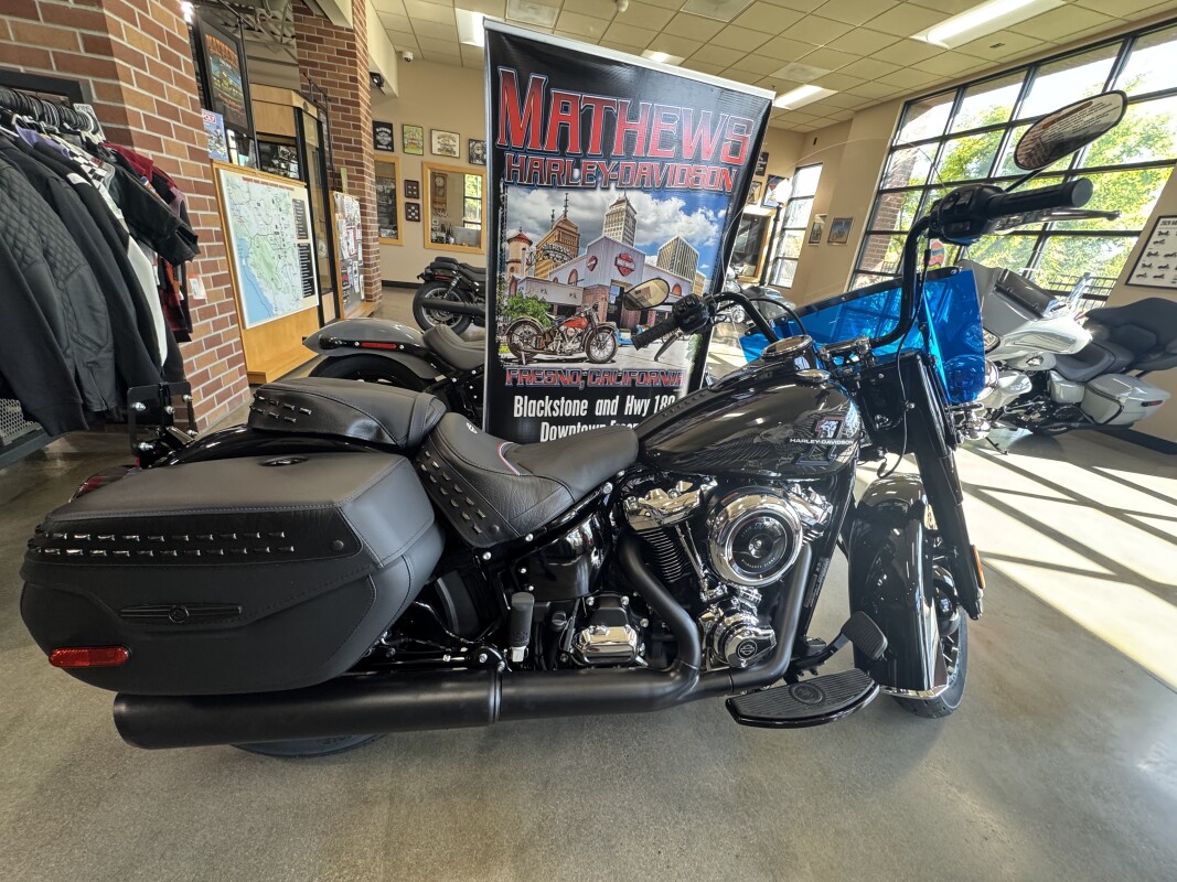 2026 Harley-Davidson® Heritage Classic Midnight Ember w/Laced Wheels