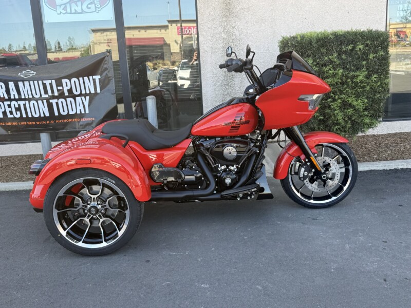 FLTRT 2026 Road Glide 3
