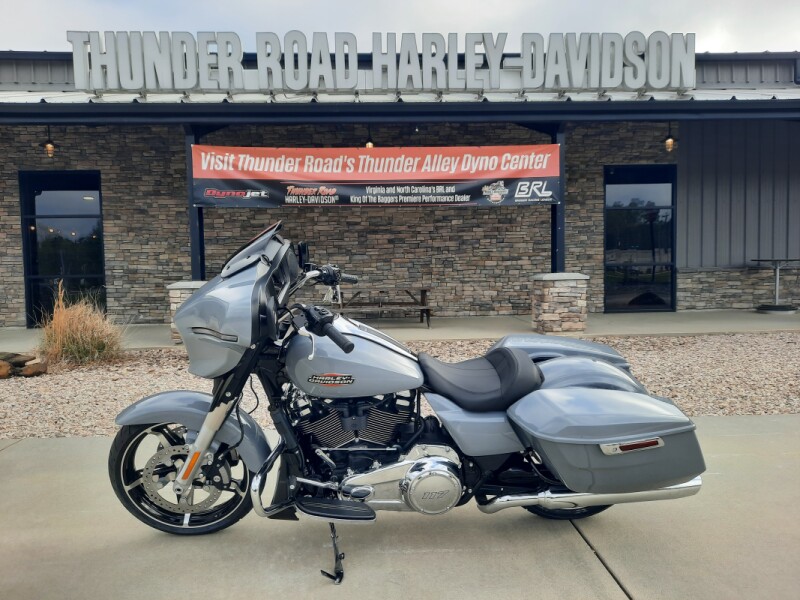 2026 Harley-Davidson® Street Glide® Dark Billiard Gray Chrome Trim
