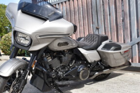 2023 Harley-Davidson® CVO™ Street Glide® FLHXSE thumb 0