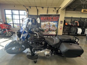 2026 Harley-Davidson® Heritage Classic Midnight Ember w/Laced Wheels thumb 3