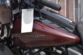 2022 Harley-Davidson® Ultra Limited FLHTK thumb 2