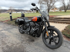 2022 Harley-Davidson® Street Bob® 114 Vivid Black thumb 3