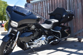 2026 Harley-Davidson® Street Glide Limited FLHXL thumb 1