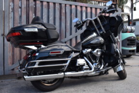 2017 Harley-Davidson® Electra Glide® Ultra Classic® FLHTCU thumb 1