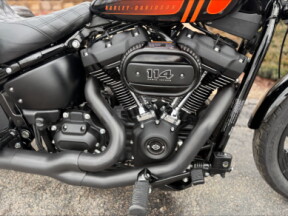 2022 Harley-Davidson® Street Bob® 114 Vivid Black thumb 2
