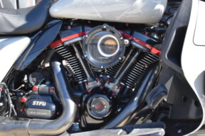 2020 Harley-Davidson® CVO™ Limited FLHTKSE thumb 2