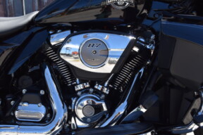2026 Harley-Davidson® Street Glide Limited FLHXL thumb 3