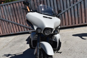 2020 Harley-Davidson® CVO™ Limited FLHTKSE thumb 0