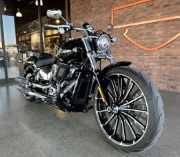 2025 Harley-Davidson® Breakout™ Vivid Black thumb 2
