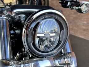 2025 Harley-Davidson® Breakout™ Vivid Black thumb 1