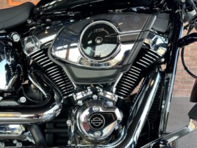 2025 Harley-Davidson® Breakout™ Vivid Black thumb 0
