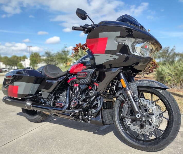 Harley-Davidson® CVO™ Road Glide™ ST 2025