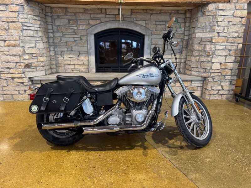 Harley-Davidson® Super Glide® 2004 FXD SILVER