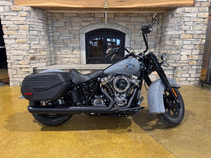 Harley-Davidson® Heritage Classic® 2026 FLHC DRK BILIARD GRY