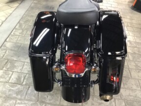 2016 Harley-Davidson® Switchback™ Vivid Black thumb 0