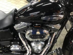 2016 Harley-Davidson® Switchback™ Vivid Black thumb 3