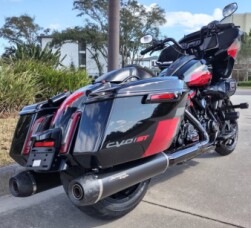 Harley-Davidson® CVO™ Road Glide™ ST 2025 thumb 1