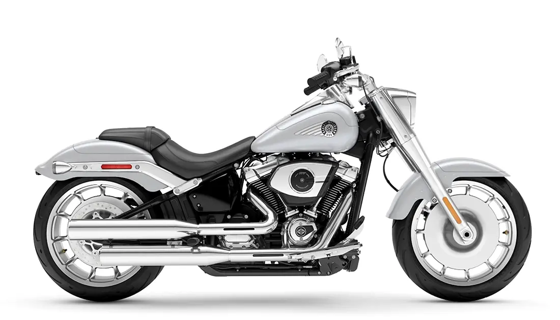 2026 Harley-Davidson® Fat Boy™ White Onyx Pearl Chrome Trim