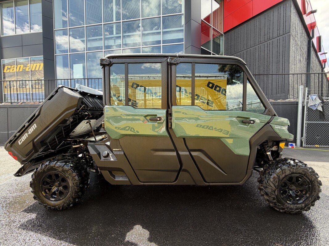 2026 Can-Am Defender MAX DPS™ CAB HD10