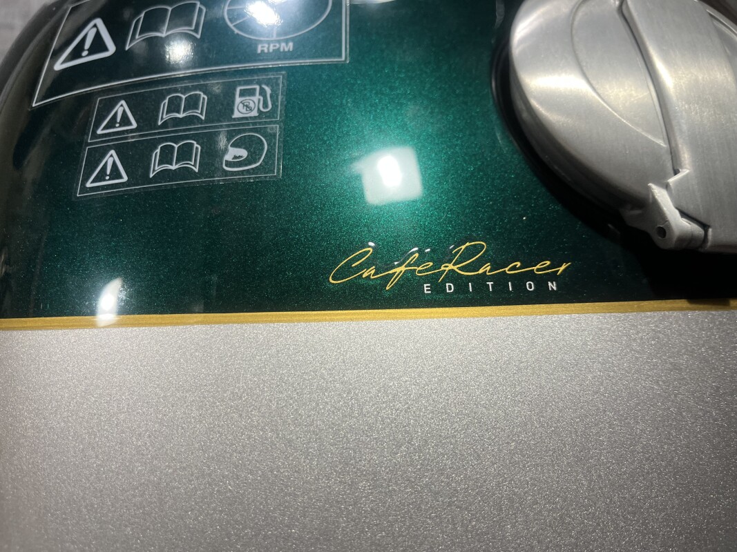 2027 Speed Twin 1200 Cafe Racer Edition Aluminium Silver / Competition Green, photo 6