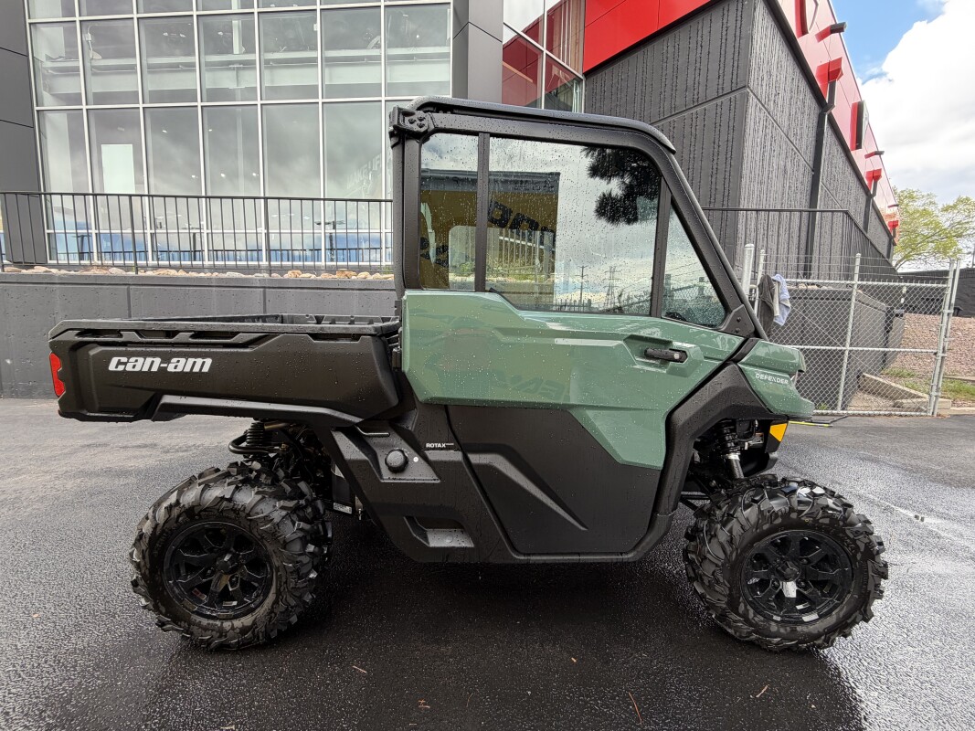 2026 Can-Am Defender DPS CAB HD10 Compass Green