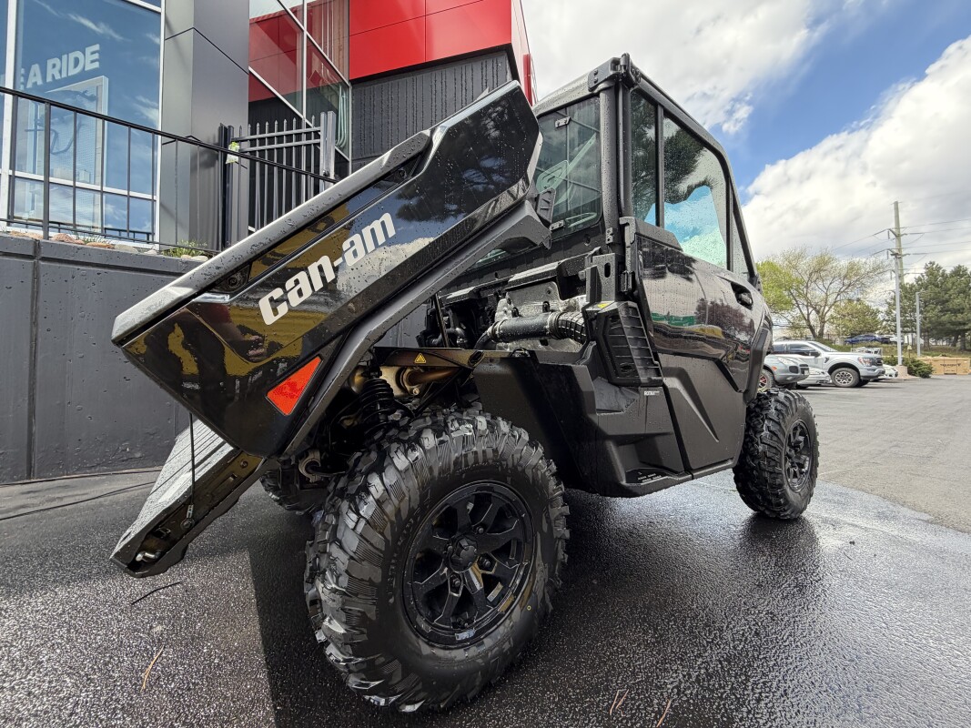 2026 Can-Am Defender XT CAB HD11, photo 9