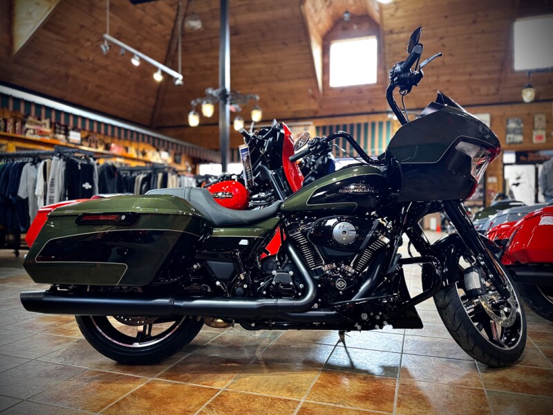 2026 Harley-Davidson® Road Glide® Olive Steel Metallic / Vivid Black Black Trim