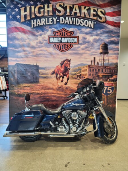 2012 Harley-Davidson® Street Glide® Big Blue Pearl FLHX